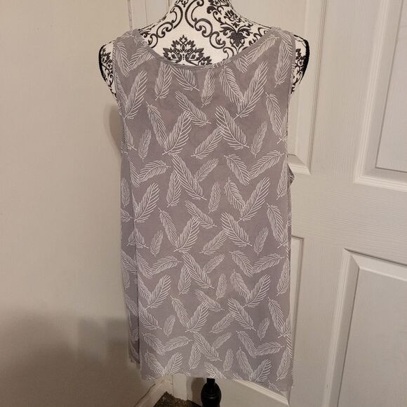 ‎Torrid feather design tank top - Picture 3 of 7